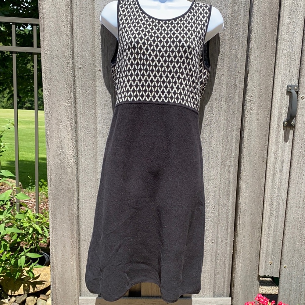 LOFT Dress Black ‘n White Dress Size M
